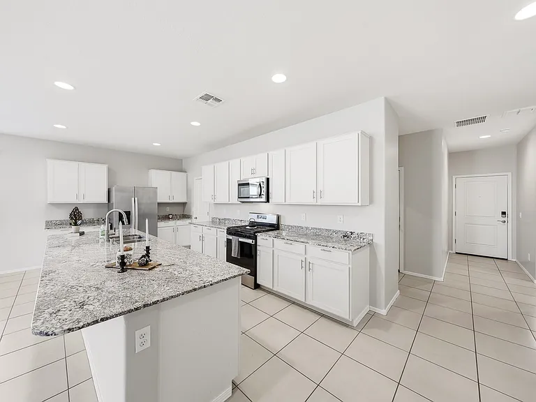 15540 W Smoketree Dr — Photo 5