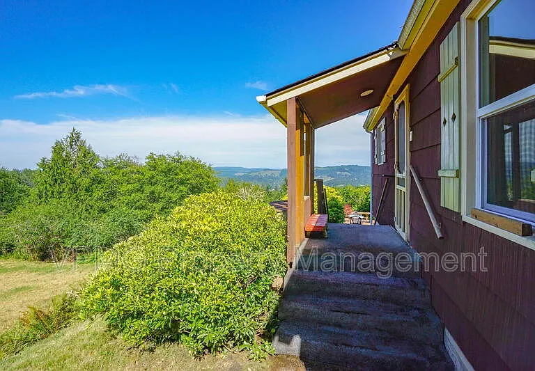 3956 Columbia Heights Rd — Photo 38