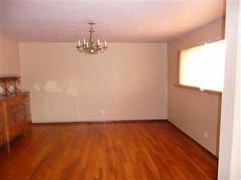 5th image of 540 E 4th St