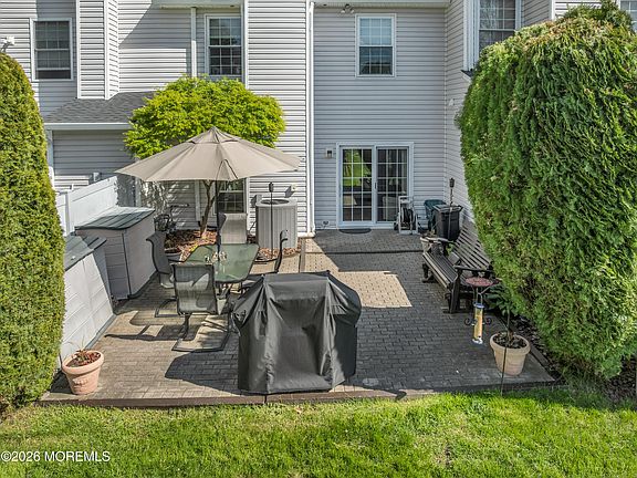 3rd image of 16 Vassar Place