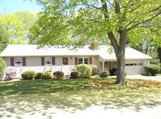 3 S Row St, Chelmsford, MA 01824