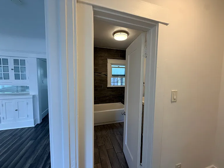 1027 E 2nd St #1027 — Photo 8