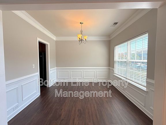 4th image of 2910 Watercrest Dr NW