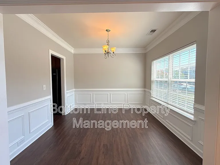 2910 Watercrest Dr NW — Photo 4