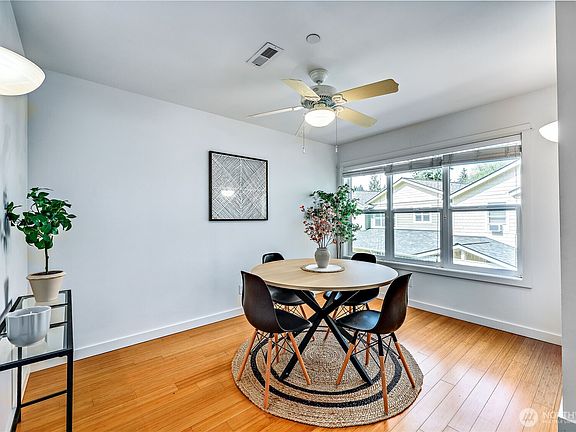 5th image of 7761 Beacon Place NE #103
