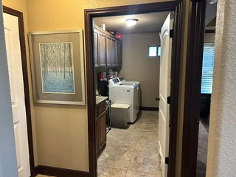 7065 McLeod Dr — Photo 19