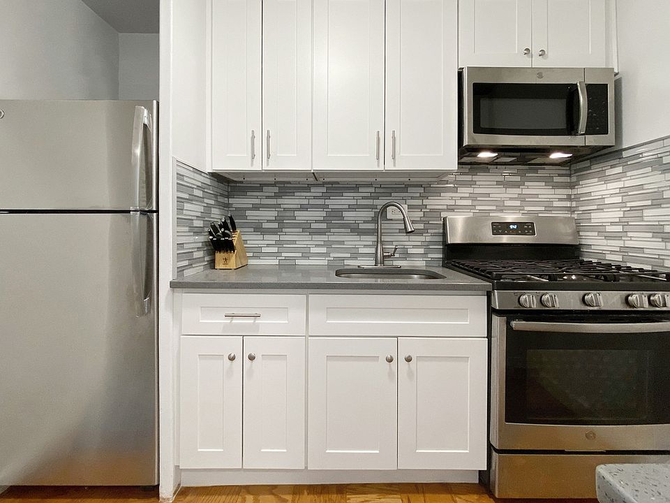 1st image of 300 E 33rd St APT 7G