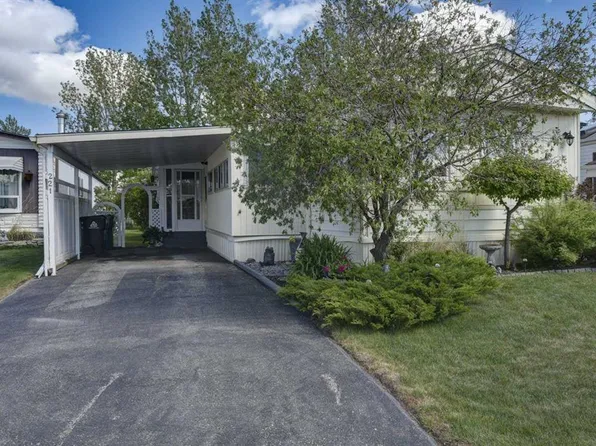 99 Arbour Lake Rd NW #221, Calgary, AB T3G 4E4