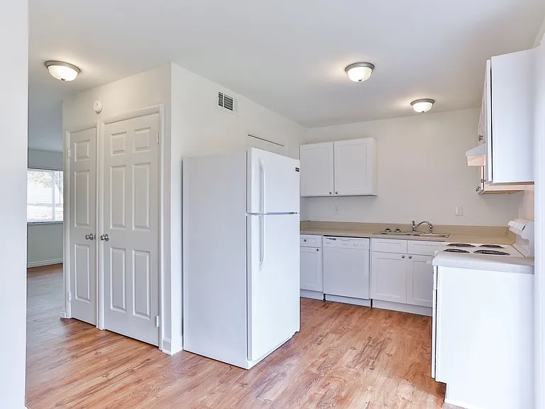 Highland Commons — Photo 32