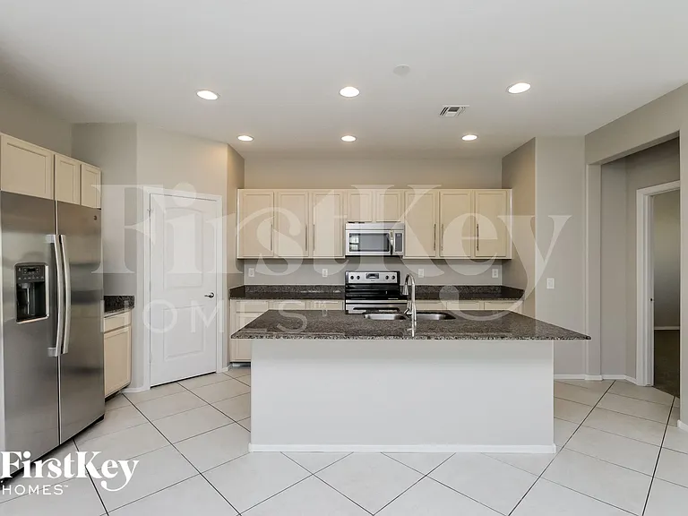 9324 W Jones Ave — Photo 5