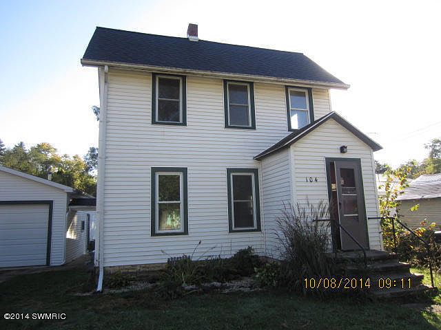1st image of 104 Sharon Ave