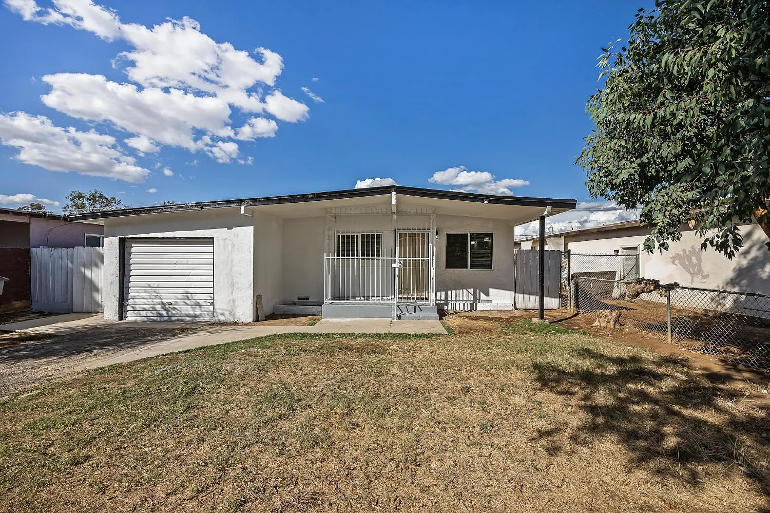356 W Strother Ave photo 1