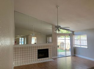 42 Rollingbrook Cir, Sacramento, CA