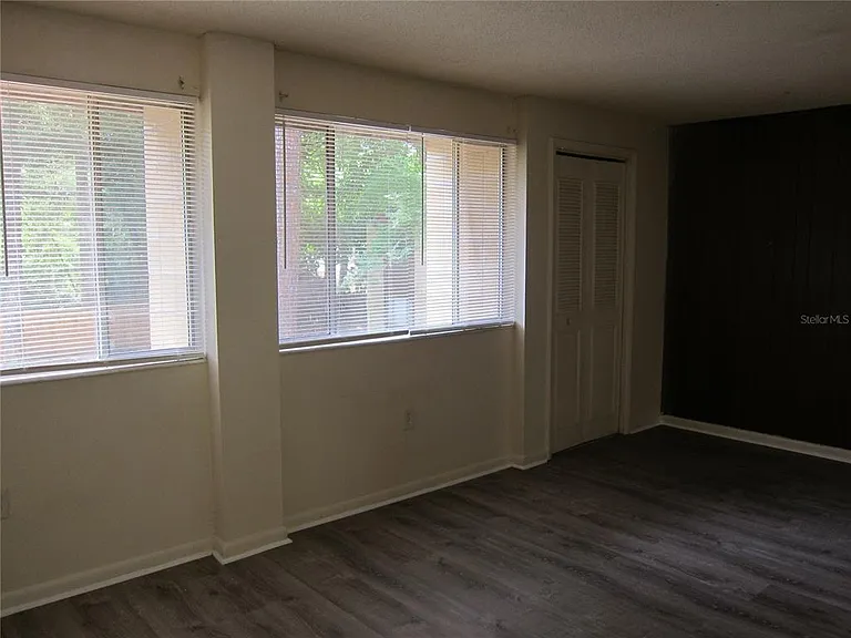300 NW 20th Ave #6 — Photo 14