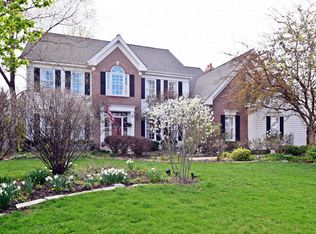 4N405 S Robert Frost Cir, St Charles, IL 60175