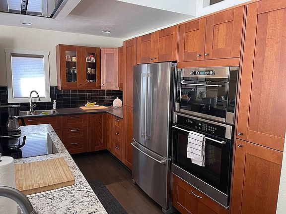 3rd image of 4307 Comanche Dr