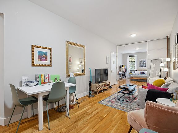 4th image of 92 Lexington Ave APT 2L