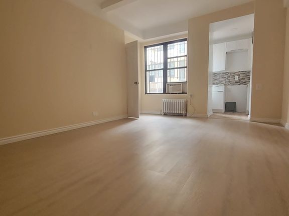 5th image of 201 E 35th St APT 7G