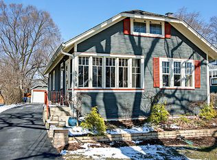 350 Phillips Ave, Glen Ellyn, IL 60137