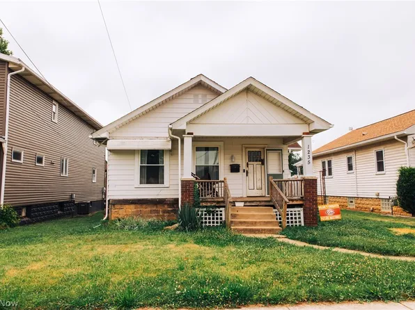 1235 Eastport Ave, Uhrichsville, OH 44683