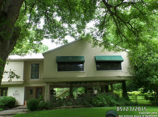 12 E Hampton Dr, Seguin, TX 78155