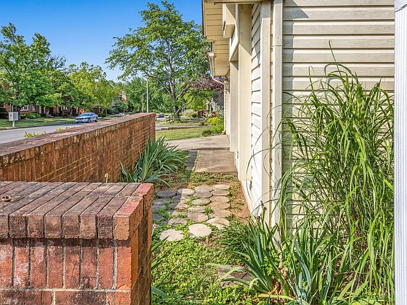 5th image of 3437 Laredo Dr