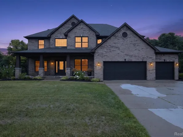 1465 Whispering Maples Dr S, Ann Arbor, MI 48108