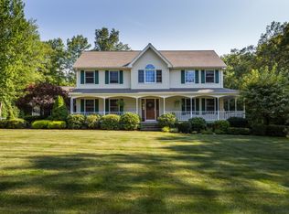 11 Grassy Meadow Rd, Wilbraham, MA 01095