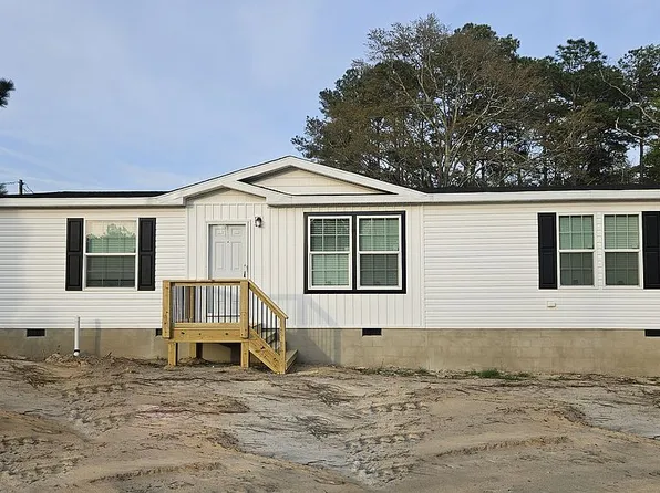 5709 Franklin St, Hope Mills, NC 28348