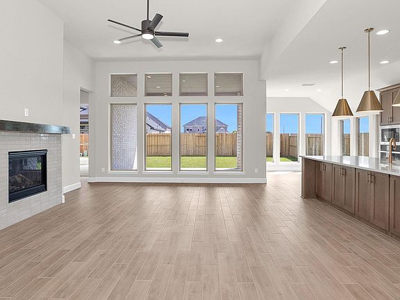 3rd image of 2618 Regal Bloom Dr