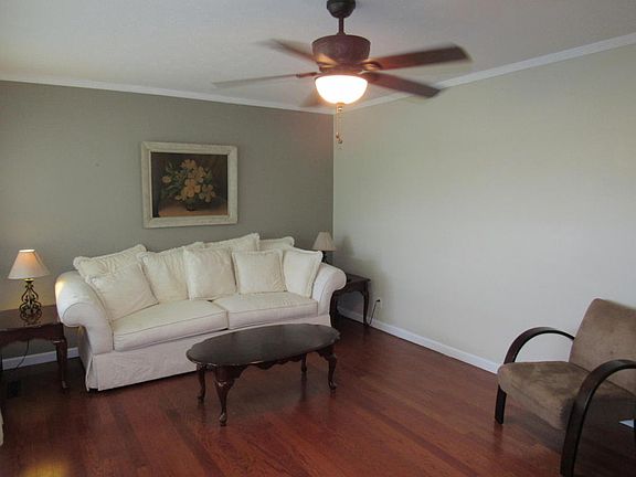 4th image of 3021 Meadowview Dr