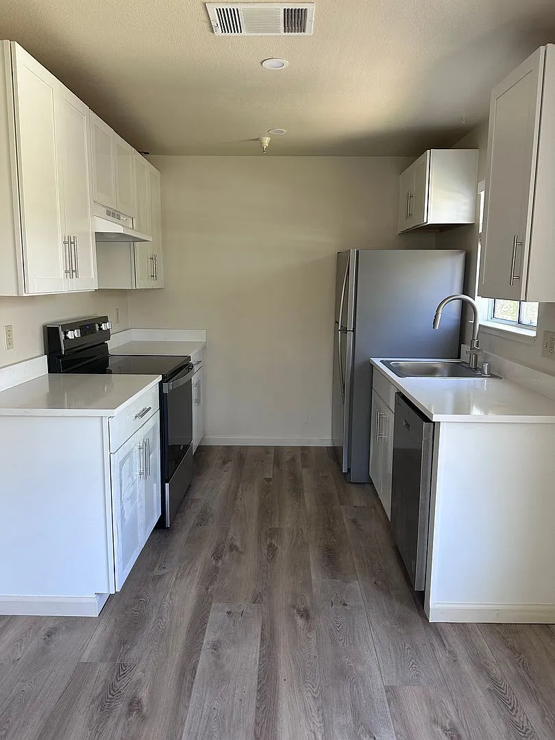 Great value, amazing location! 2 BR / 1 bath Napa $2,295 — Photo 4