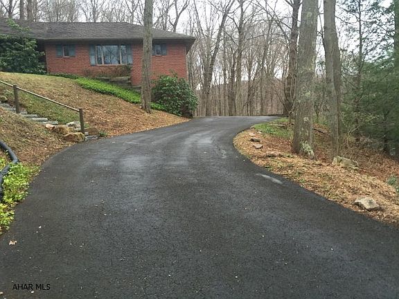 2nd image of 205 Laurel Dr