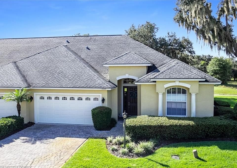1st image of 3009 Royal Oaks Ct