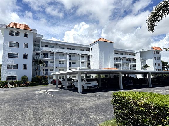 3rd image of 29 Yacht Club Drive #302-D