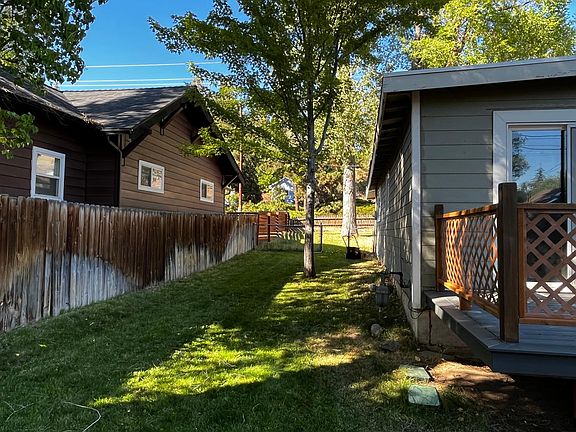 Side yard. Master slider out to master deck.