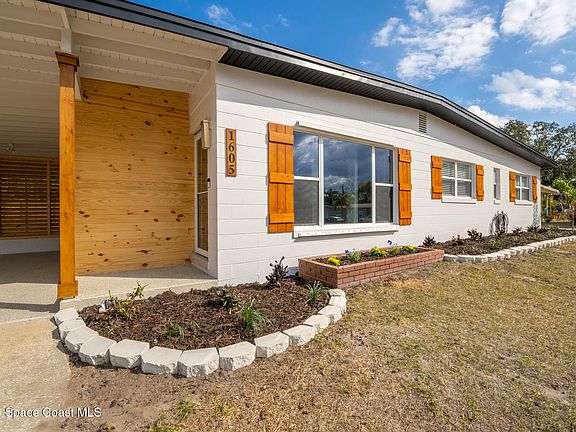 4th image of 1605 Golfview Dr