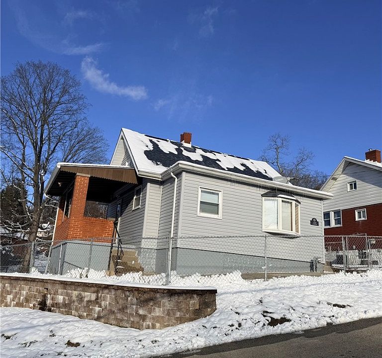 1st image of 1169 Leaside Dr