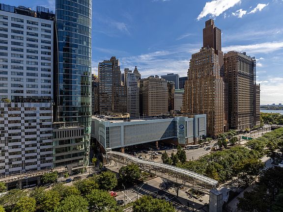 5th image of 200 Rector Pl