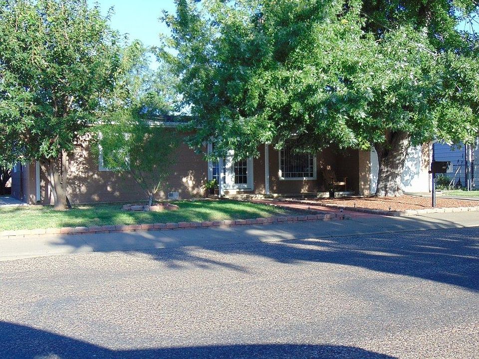 1st image of 822 N Roosevelt Ave