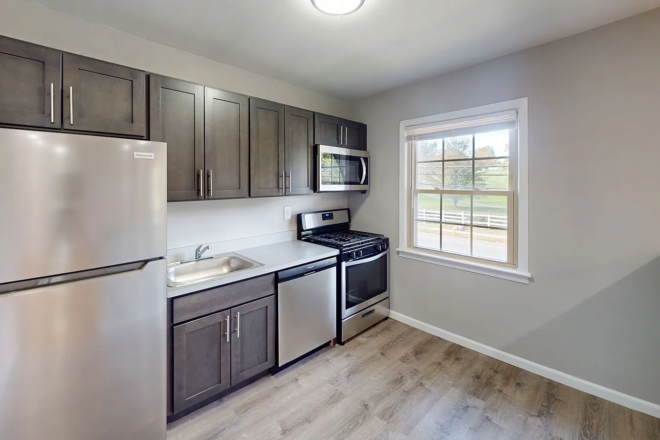 Fairway Gardens — Photo 1