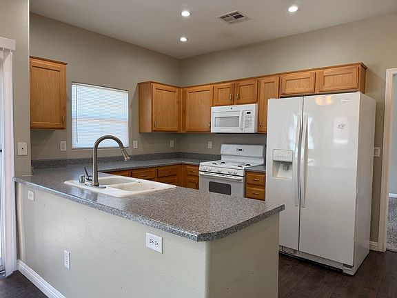 4th image of 3910 Legend Hills St Unit 201