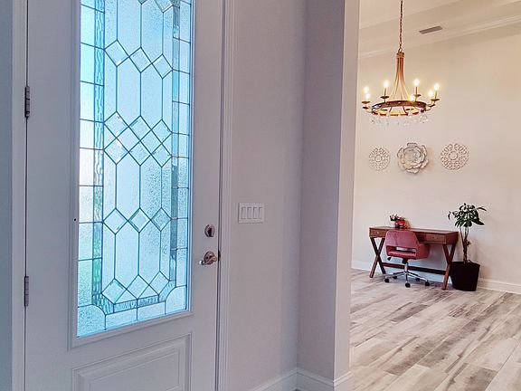 Entry Way & Flex Room