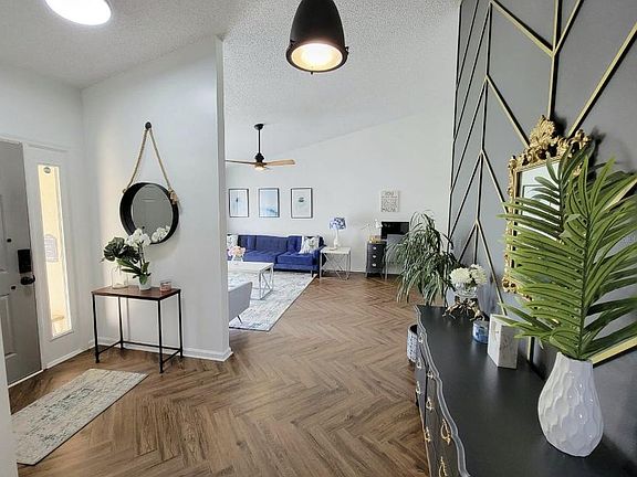 3rd image of 908 Alsace Dr