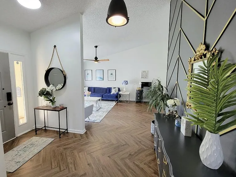 908 Alsace Dr — Photo 3