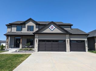 1030 Middleton Ave, Lincoln, NE 68521