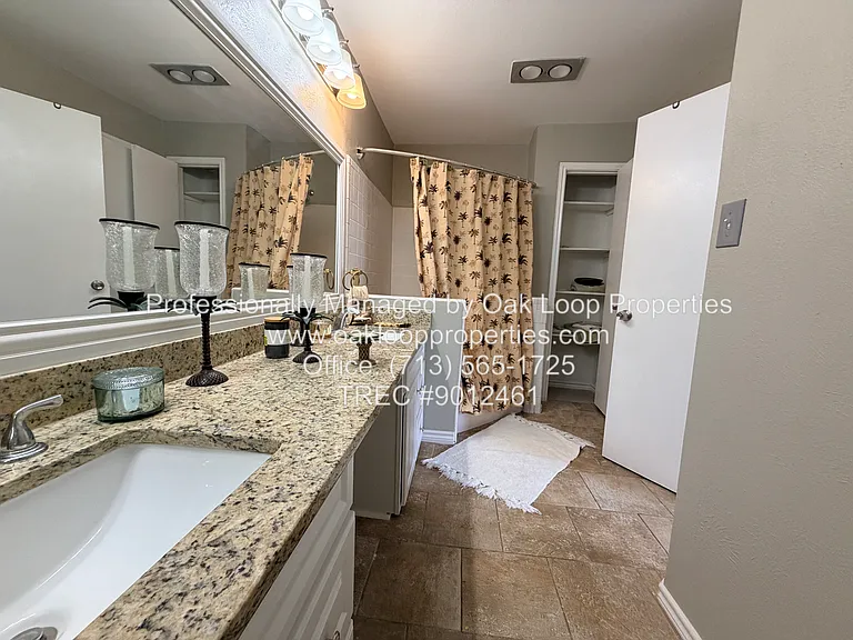726 Country Place Dr #B — Photo 17