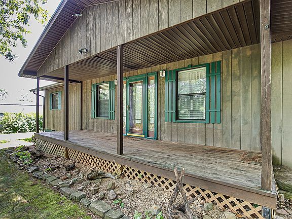 3rd image of 126 Gateway Ln