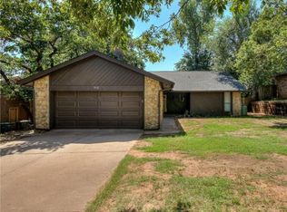 912 Elmwood Dr, Edmond, OK 73013