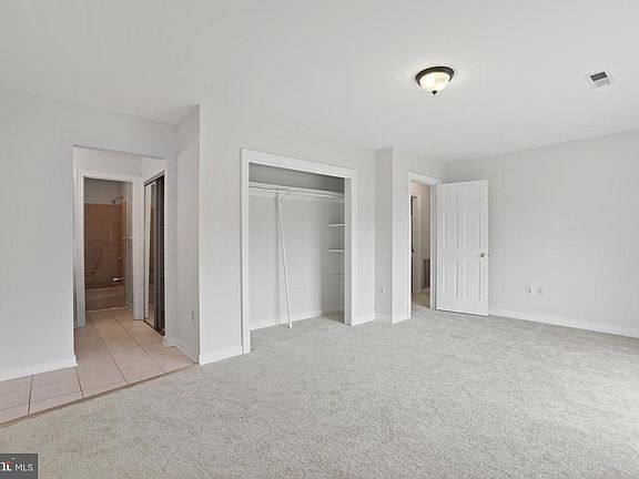 5th image of 10204 Oxfordshire Dr